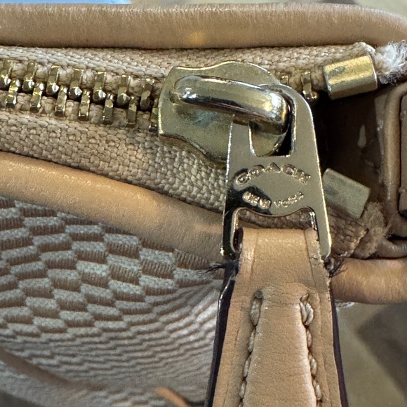 Coach 2017 Mini Kelsey Legacy Collection Jacquar EUC - Picture 12 of 14